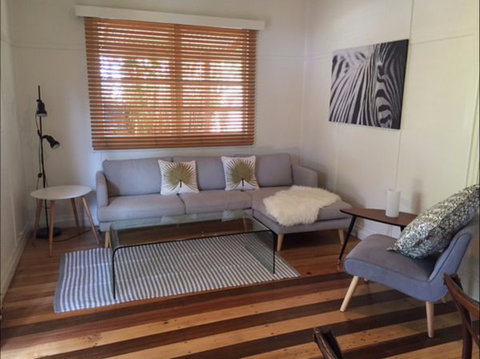 A Sunday Cottage - Melbourne Tourism 6